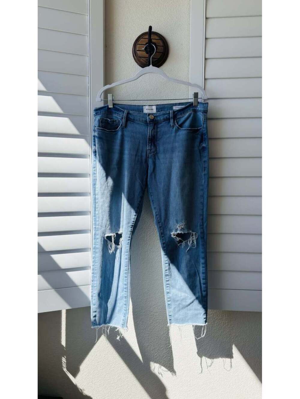 FRAME Le Garçon Crop Distressed Jeans Size 29